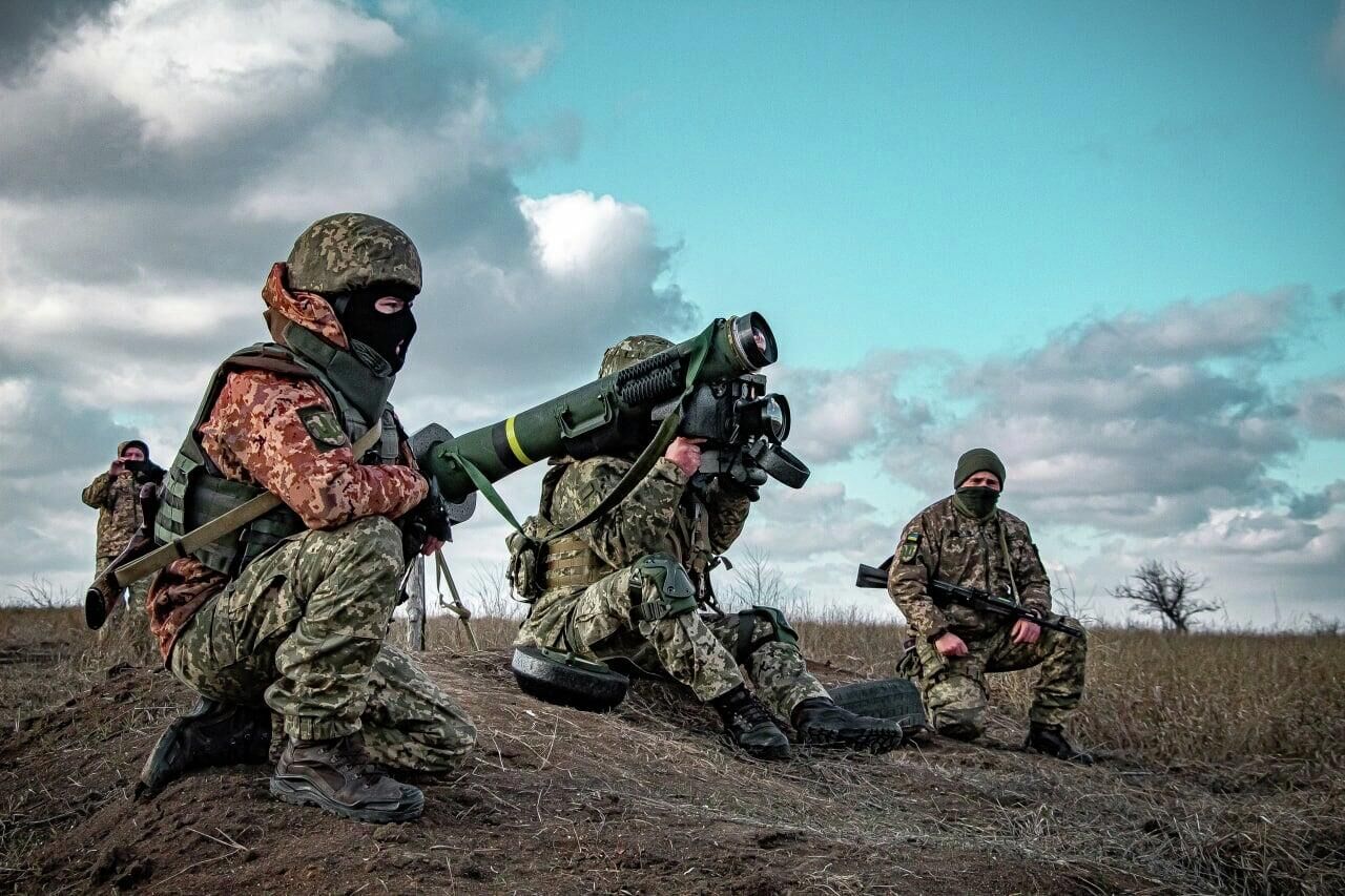 Украинские военные провели учебные стрельбы из ракетного комплекса Javelin в Донбассе - РИА Новости, 1920, 25.07.2023