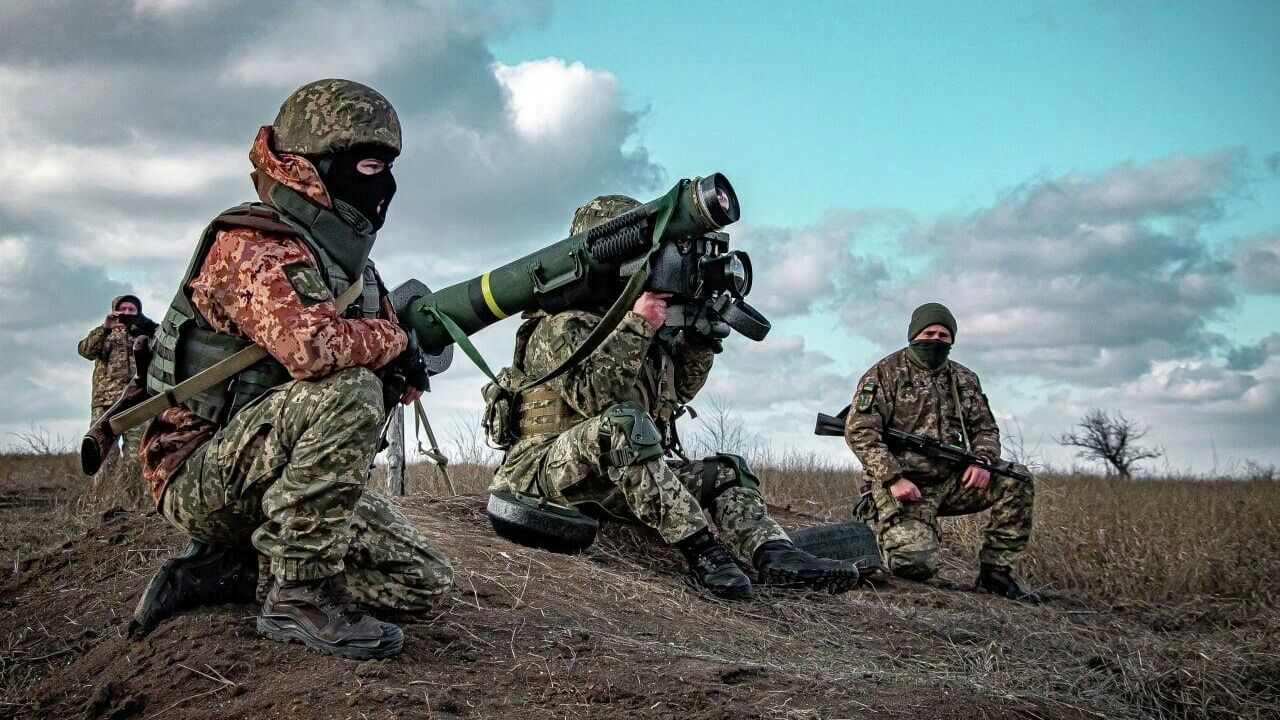 Украинские военные провели учебные стрельбы из ракетного комплекса Javelin в Донбассе - РИА Новости, 1920, 13.01.2022