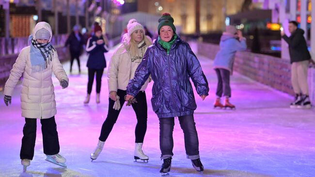 Открытие самого большого катка в Москве