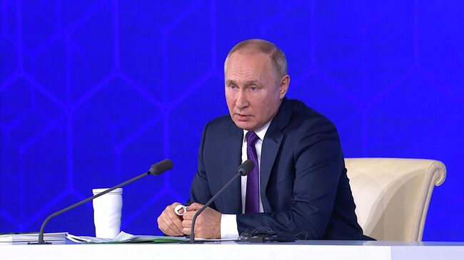 Путин: Людей, готовых с нами работать, на Украине уничтожают