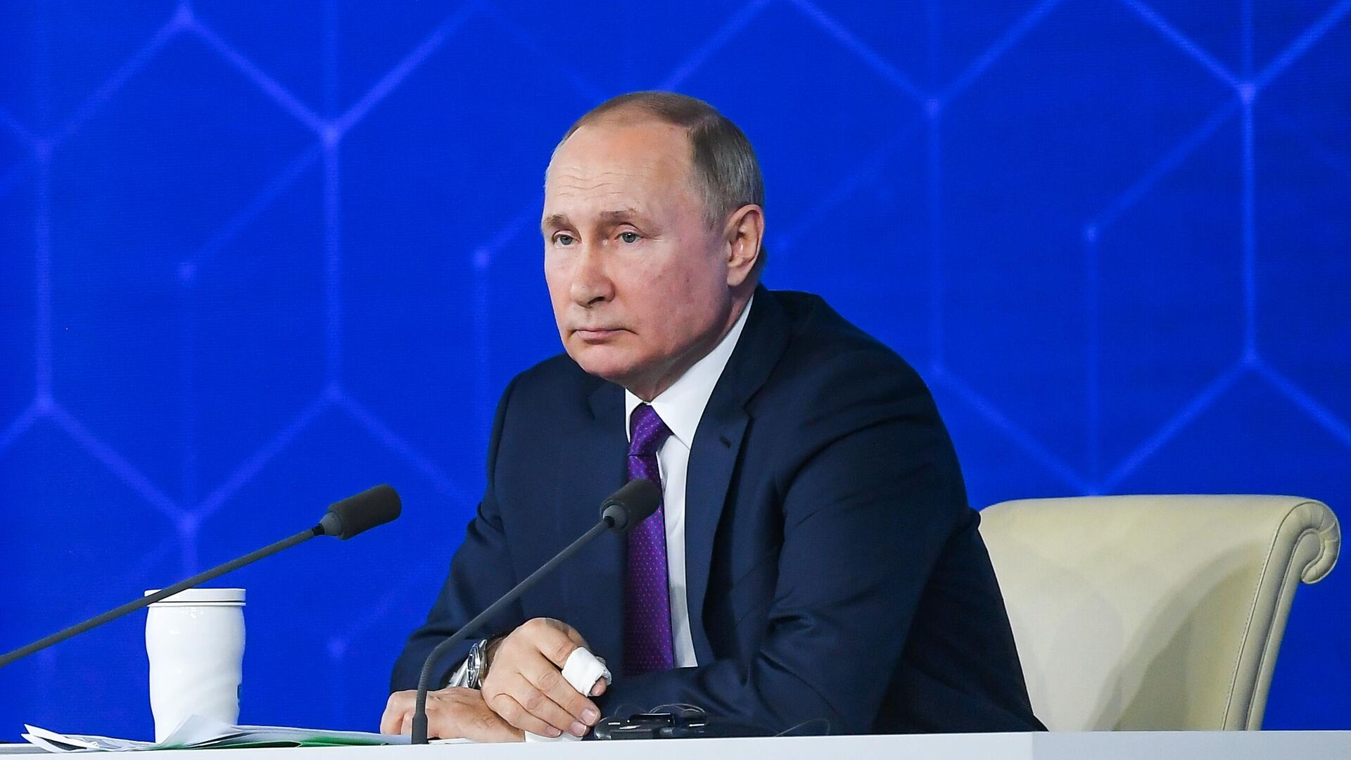 Путин не определился с датой послания Федеральному собранию, заявил Песков