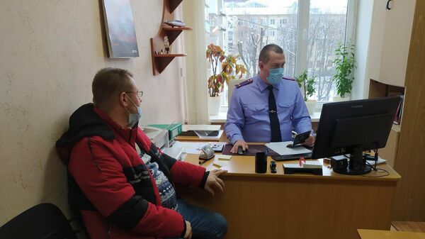 Алексей Червяков в кабинете следователя