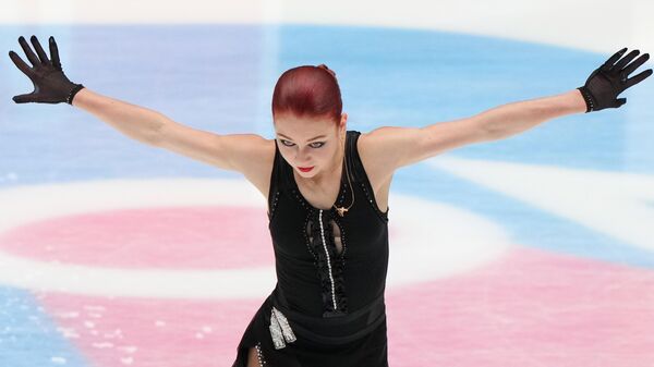 Александра Трусова выступает с произвольной программой на чемпионате России по фигурному катанию