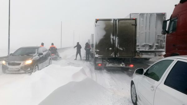 Автомобильные заторы на трассе М-5 из-за снегопада
