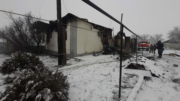 На месте пожара в жилом доме в селе Александров-Гай Саратовской области