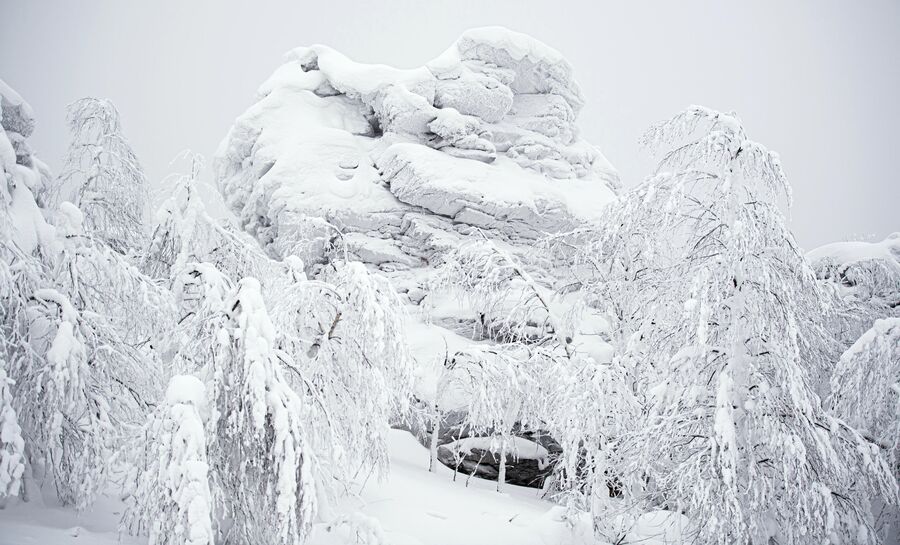 Каменный хребет горы Крестовой в Пермском крае