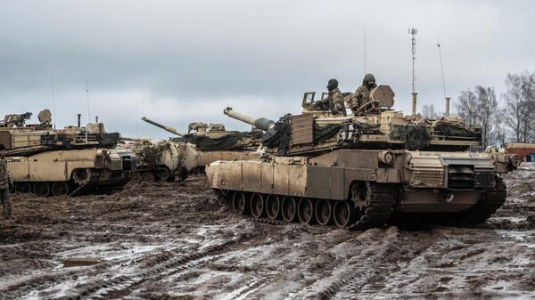 Танки M1A1 Abrams армии США на полигоне в Пабраде, Литва