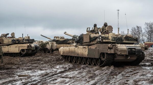 Танки M1A1 Abrams армии США на полигоне в Пабраде, Литва