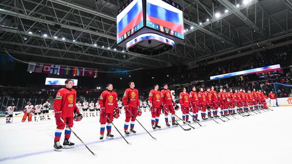 Молодежная сборная России по хоккею перед матчем на чемпионате мира
