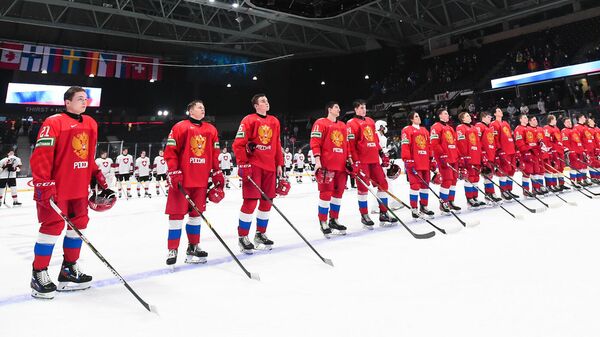 Молодежная сборная России по хоккею перед матчем на чемпионате мира