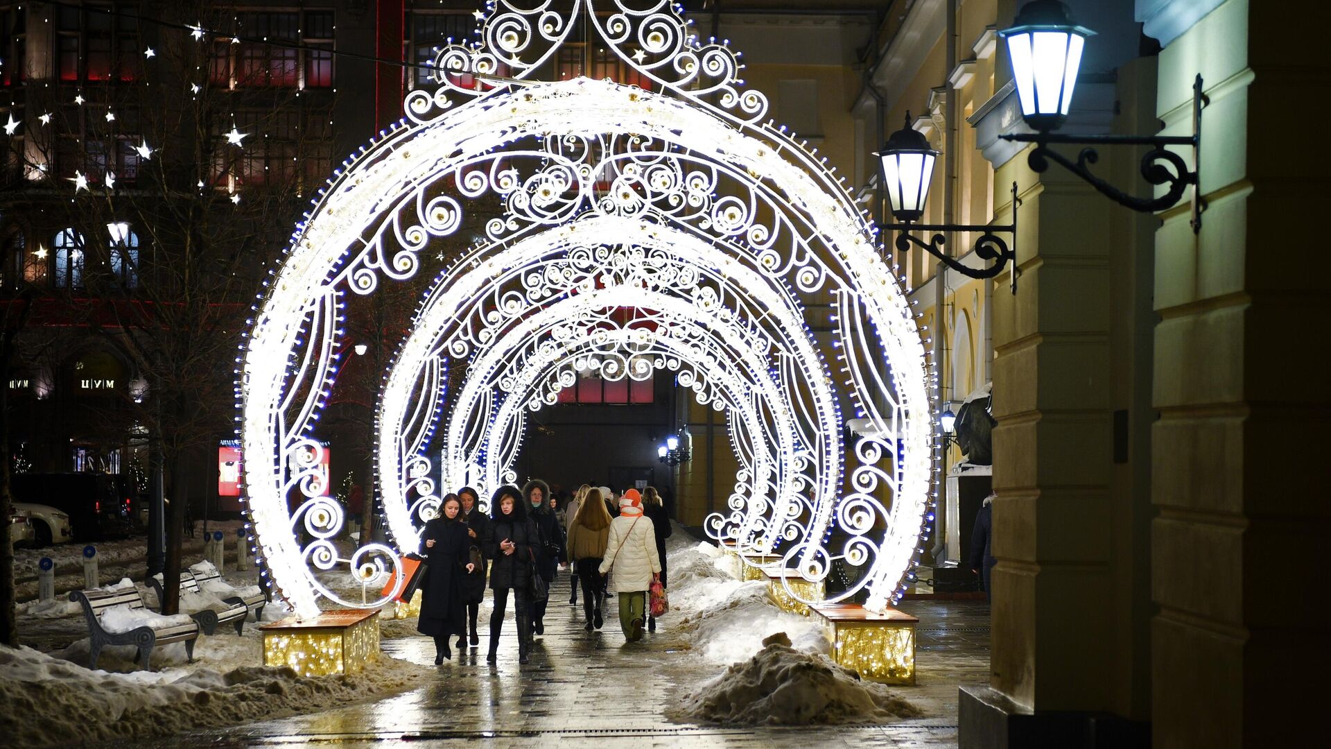 Праздничное украшение Москвы к Новому году Праздничное украшение Москвы к Новому году - РИА Новости, 1920, 01.12.2025