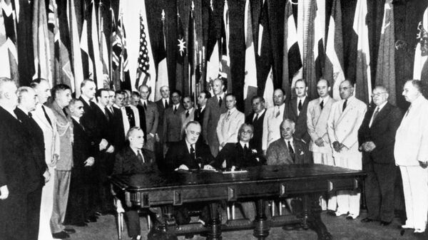 На церемонии подписания Декларации Объединенных Наций в Вашингтоне. 1 января 1942 года