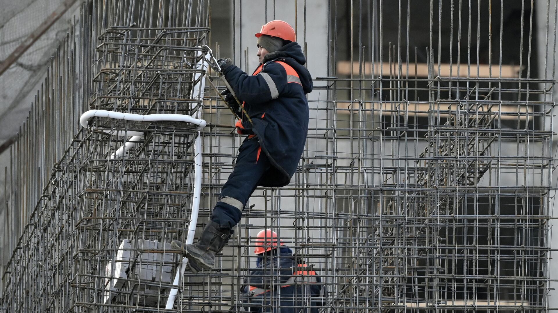 Рабочие на строительной площадке - РИА Новости, 1920, 17.03.2022