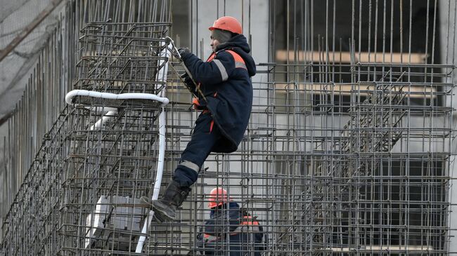 Рабочие на строительной площадке ЖК