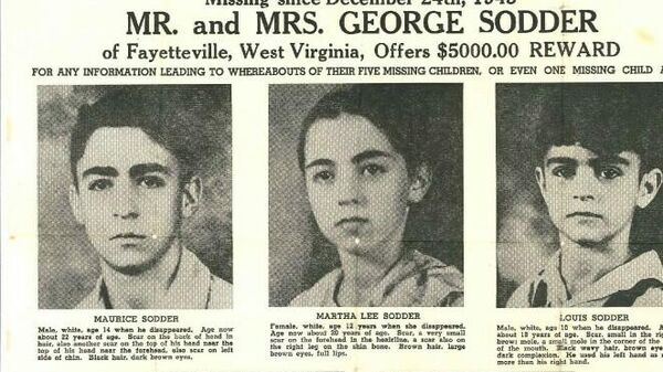 Плакат с фотографиями пятерых пропавших детей семьи Соддер 