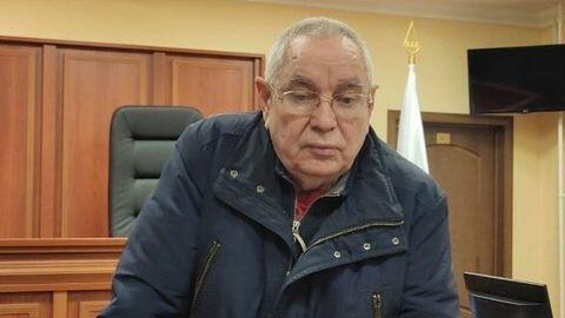Отца экс-директора ФБК* Жданова вновь отправили в СИЗО