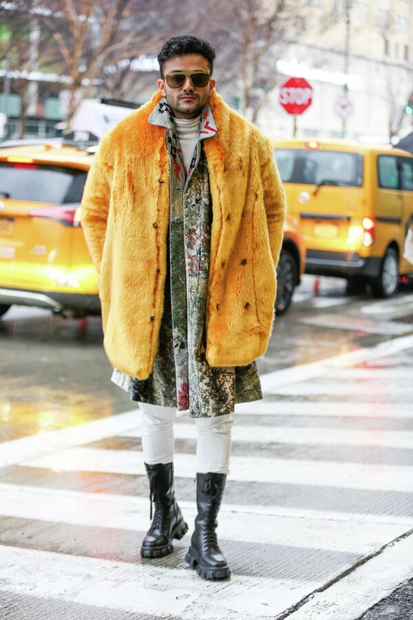 Модель и актер Сахил Салатия в грубых ботинках, Нью-Йорк