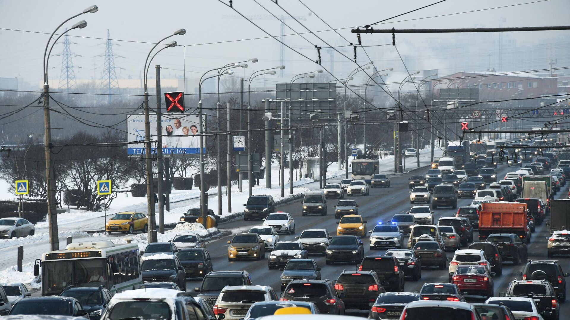 Дорожное движение на одной из улиц в Москве - РИА Новости, 1920, 27.02.2023