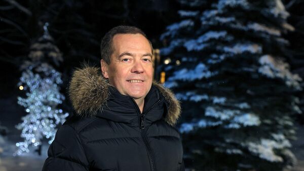 Заместитель председателя Совета безопасности РФ Дмитрий Медведев во время записи новогоднего поздравления