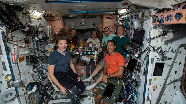 Встреча Нового 2022 года на Международной космической станции 