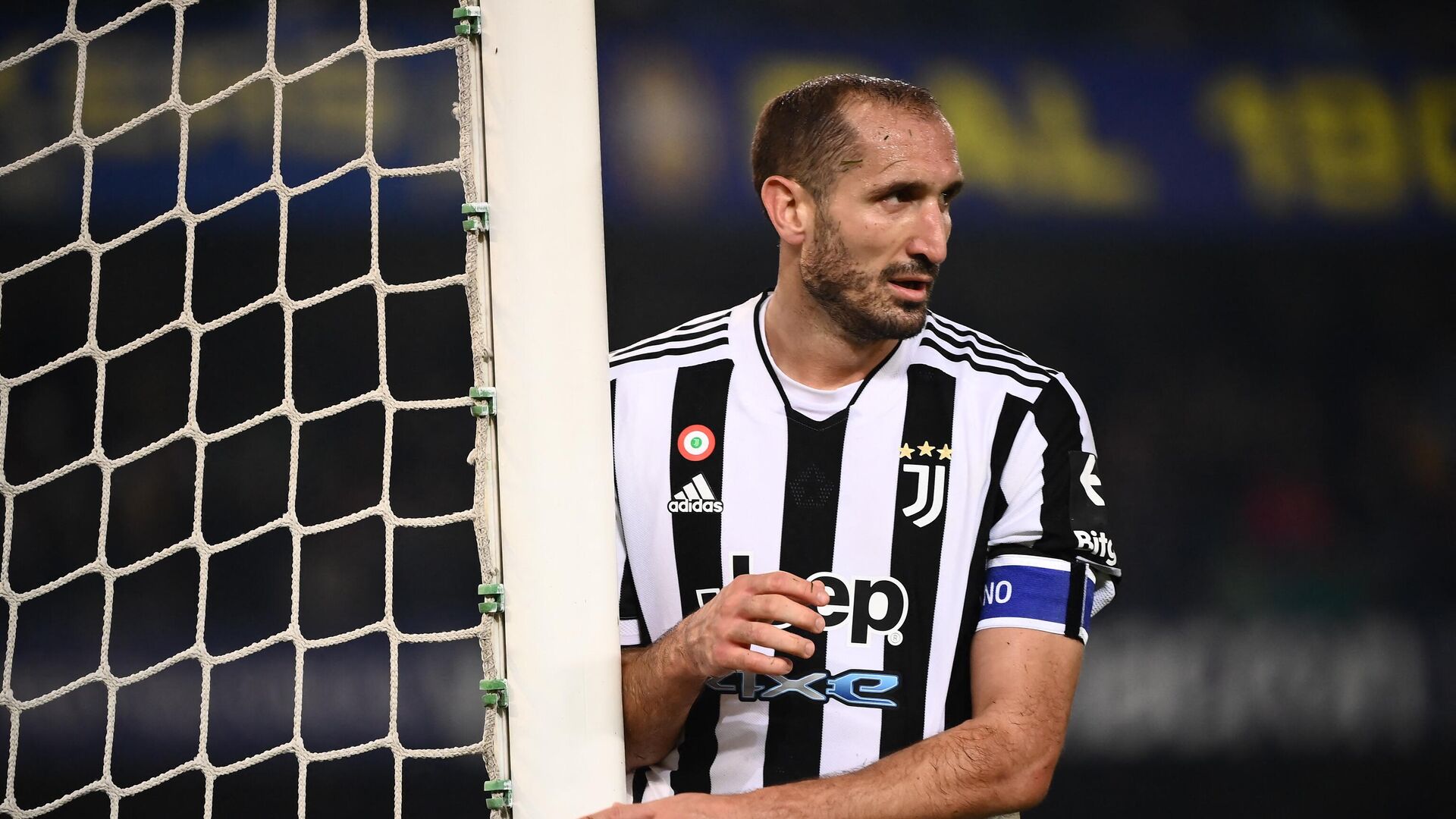 Juventus' Italian defender Giorgio Chiellini looks on during the Italian Serie A football match between Hellas Verona and Juventus on October 30, 2021 at the Bentegodi stadium in Verona. (Photo by Marco BERTORELLO / AFP) - РИА Новости, 1920, 01.01.2022