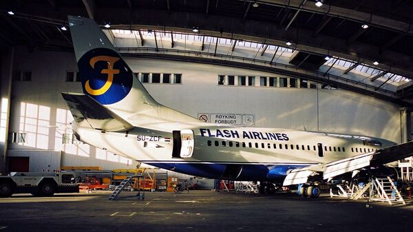 Боинг 737 авиакомпании Flash Airlines, разбившийся в январе 2004,  во время техобслуживания в аэропорту Норвегии