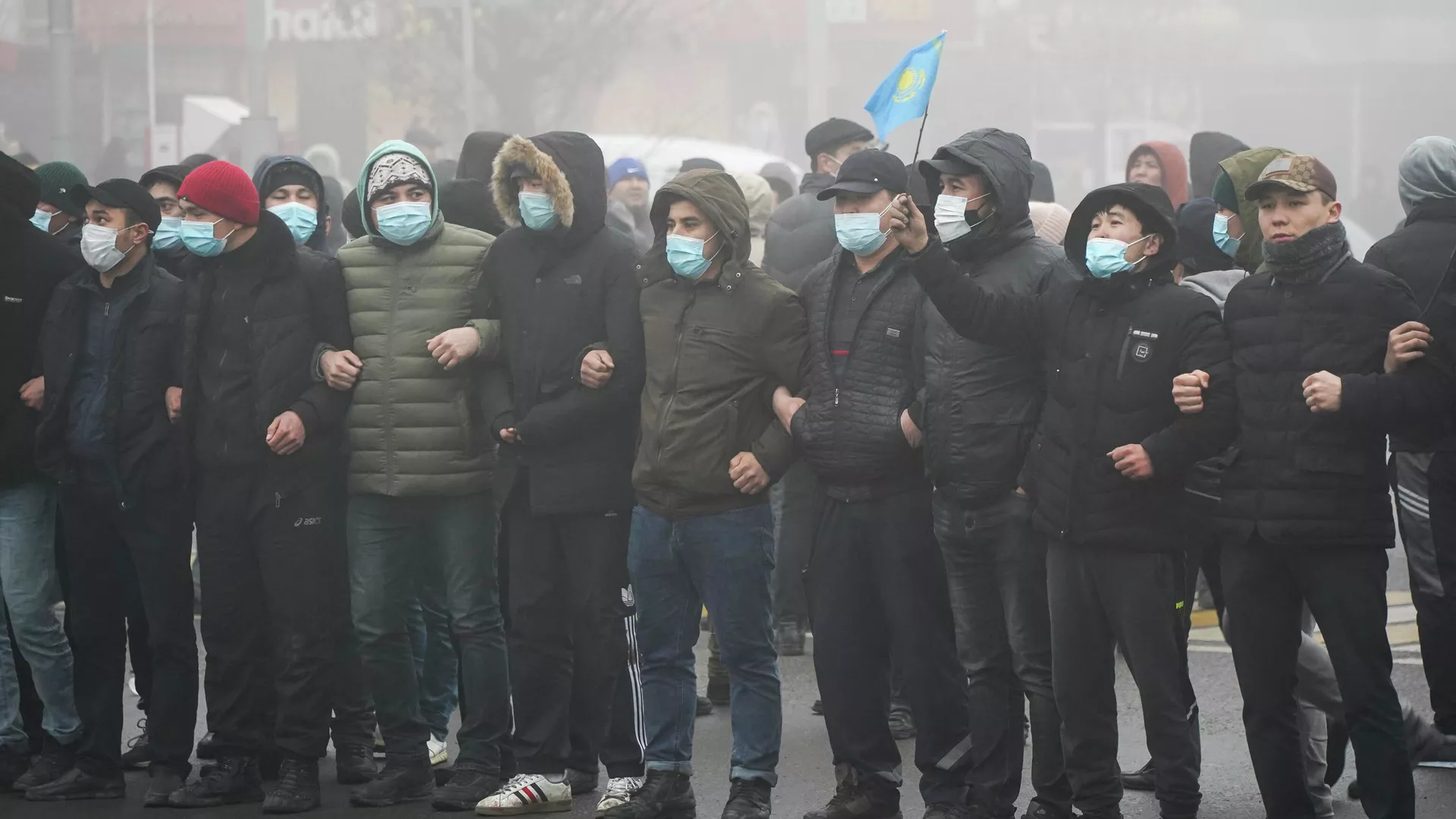 Участники акции протеста в Алма-Ате, Казахстан - РИА Новости, 1920, 05.01.2022