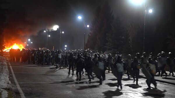 Пожары и погромы: Казахстан захлестнула волна протестов 