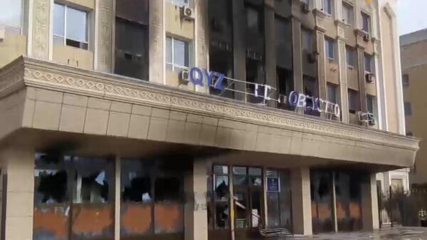 В Кызылорде от погромов пострадали около десяти зданий госучреждений 
