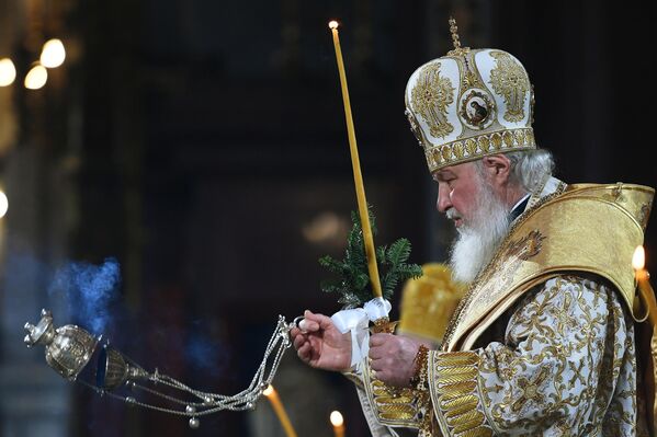 Патриарх Московский и всея Руси Кирилл проводит ночное Рождественское богослужение в храме Христа Спасителя в Москве