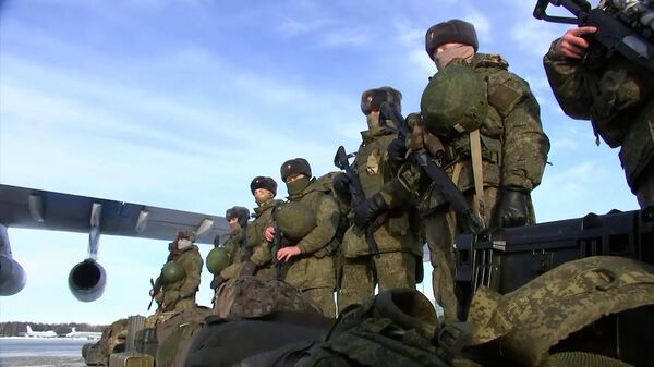 Российские военные из состава миротворцев ОДКБ вылетели на самолетах Ил-76 и Ан-124 в Казахстан