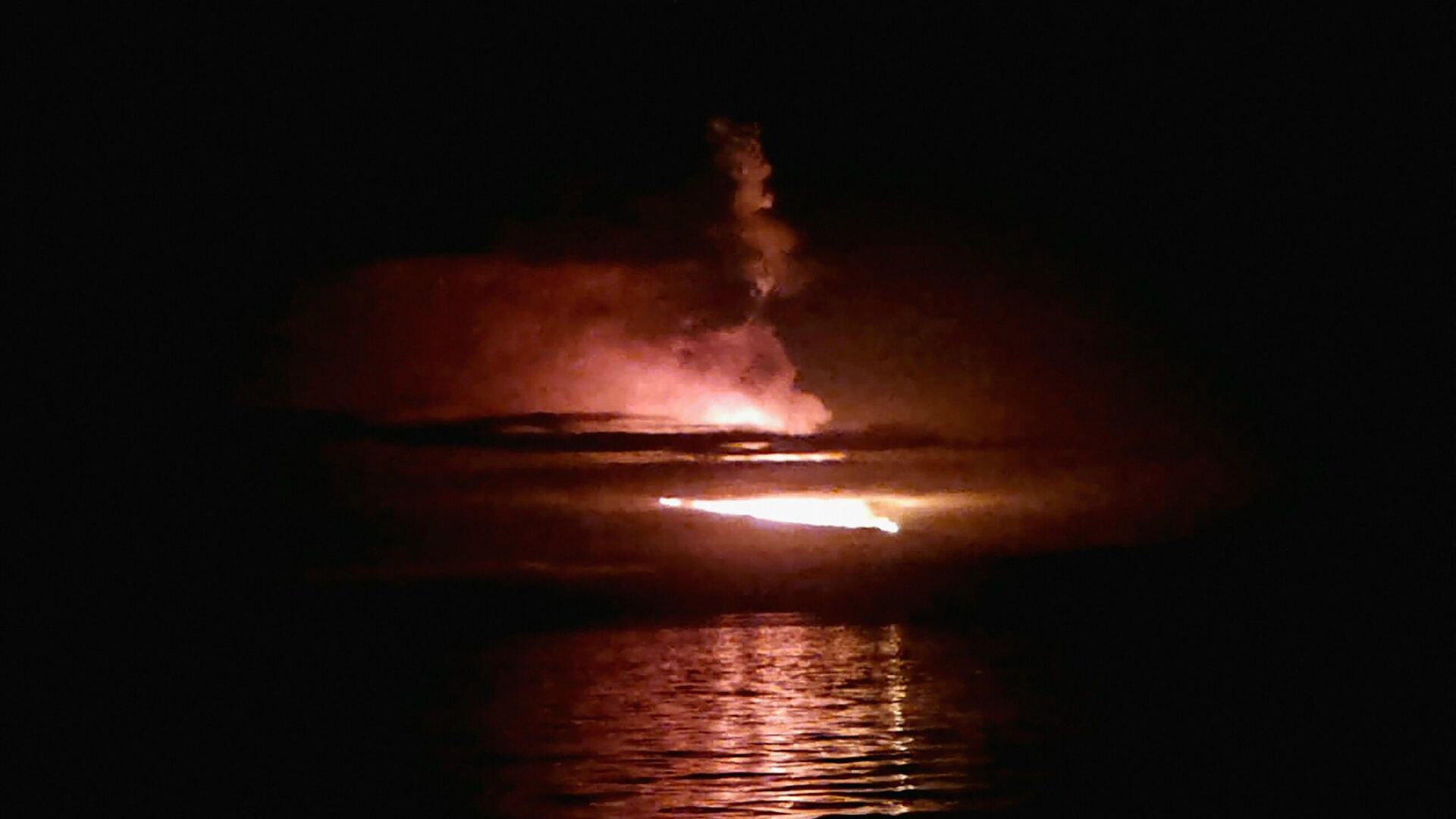 Извержение вулкана Вольф на острове Исабела Галапагосского архипелага - РИА Новости, 1920, 07.01.2022