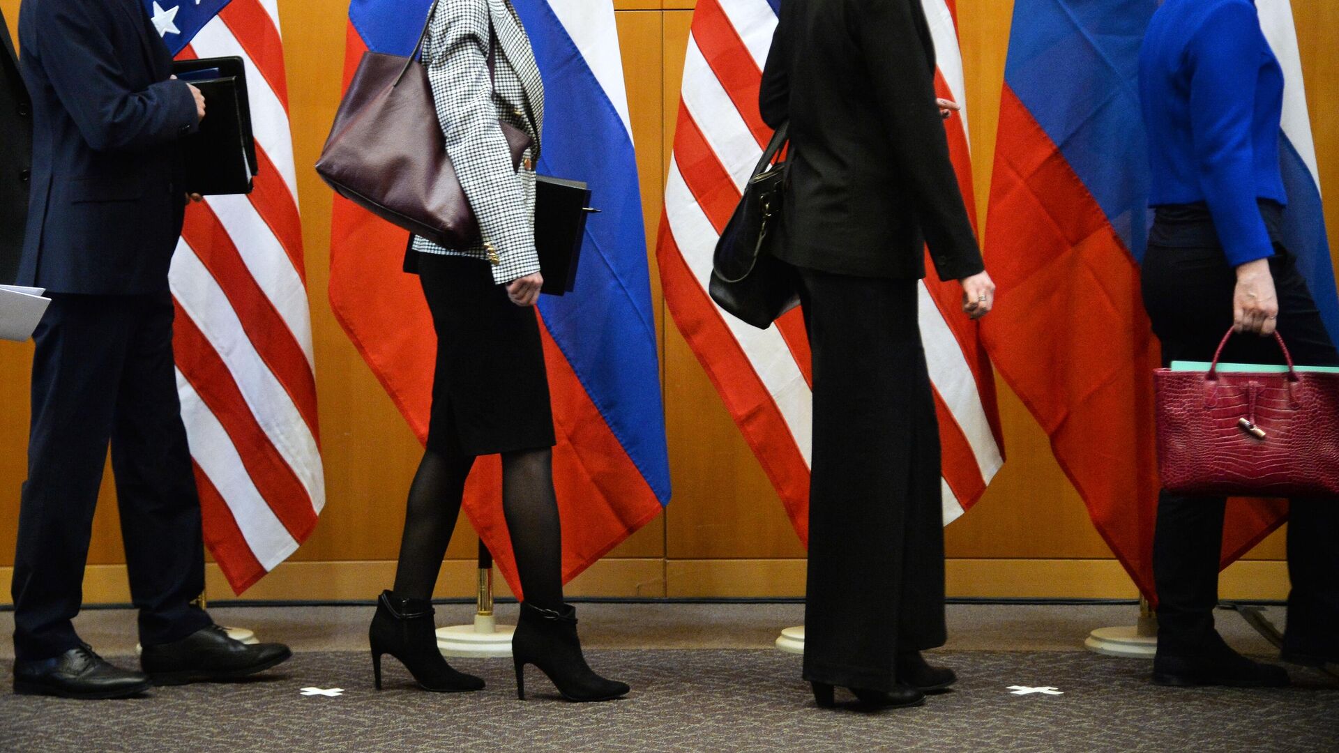 Участники двусторонних переговоров по безопасности между США и Россией в Женеве - РИА Новости, 1920, 06.09.2022
