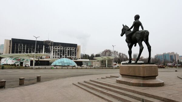 Вид на здание городской администрации в Алма-Ате