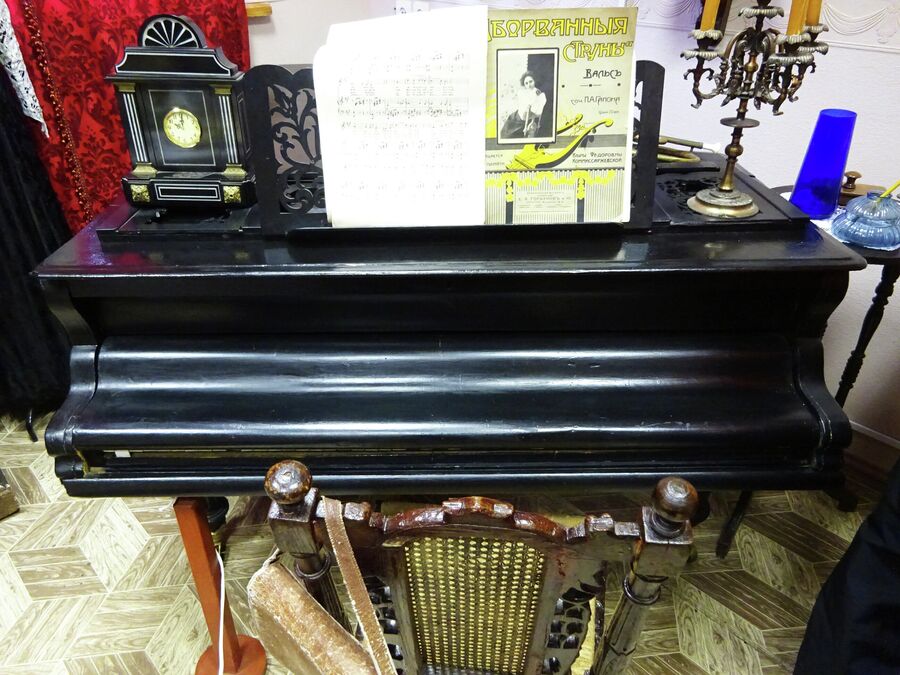 Пианино XIX века в краеведческом музее в Судогде