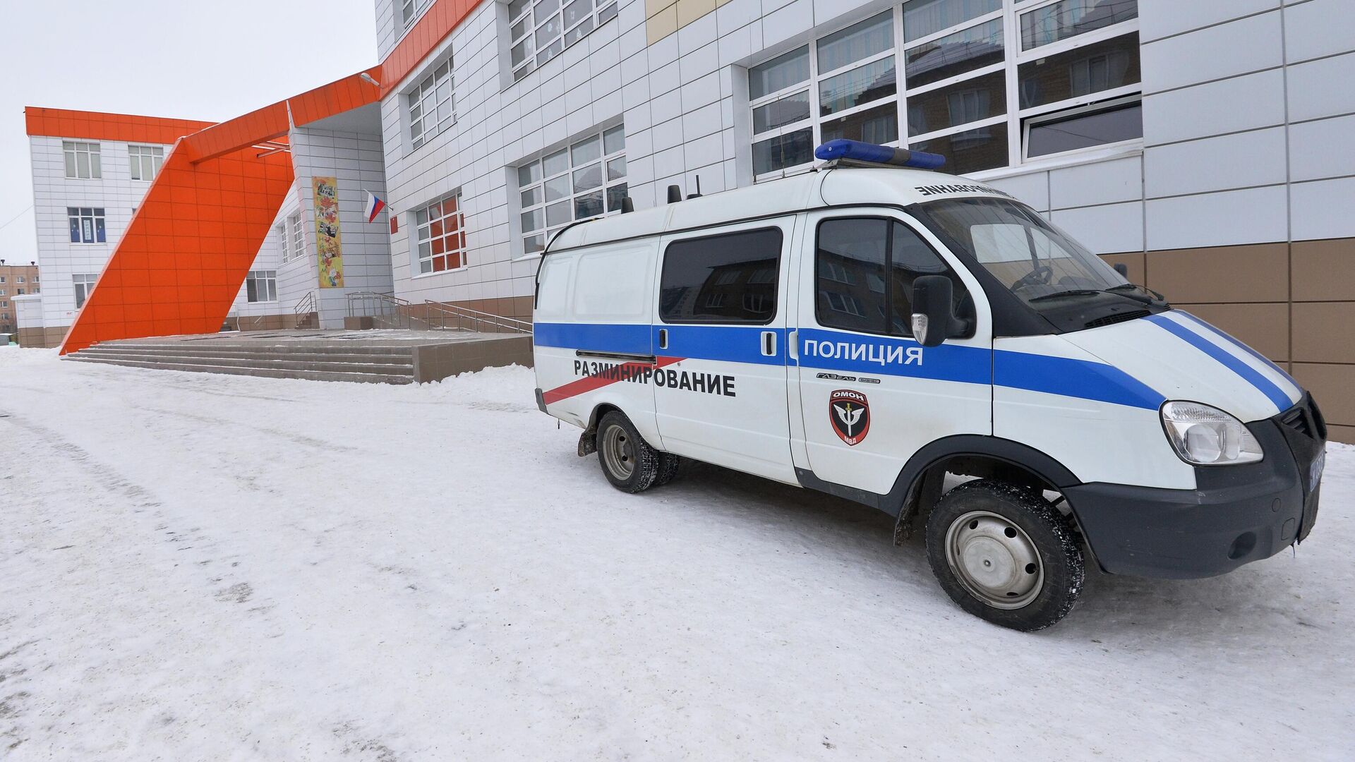 МВД Дагестана проверило школы в Махачкале после анонимного обращения