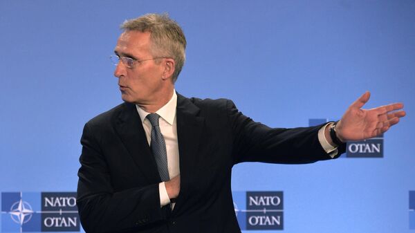 Генеральный секретарь НАТО Йенс Столтенберг перед заседанием Совета Россия - НАТО в Брюсселе