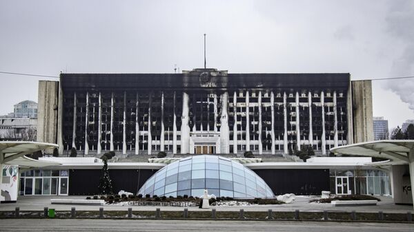 Пострадавшее от пожара здание Акимата в Алма-Ате