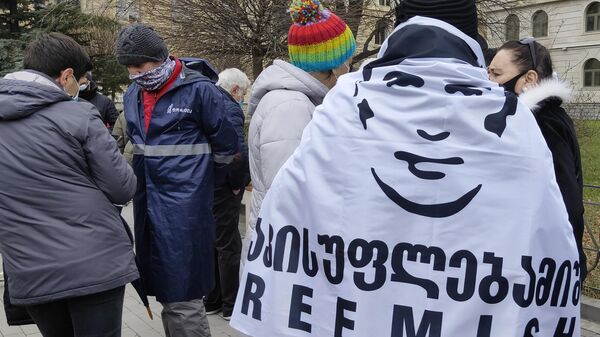 Участники акции сторонников экс-президента Грузии Михаила Саакашвили в Тбилиси