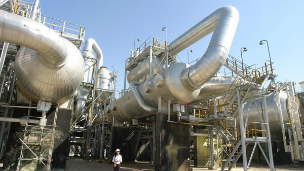 Нефтеперерабатывающий завод Тенгиз в Казахстане