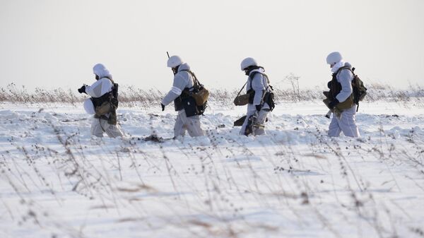 Военнослужащие мотострелкового соединения на занятиях по лыжной подготовке в Кемеровской области