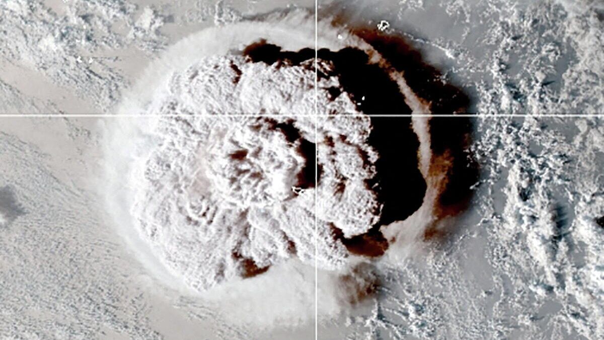 Извержение подводного вулкана в Тонге - РИА Новости, 1920, 15.01.2022