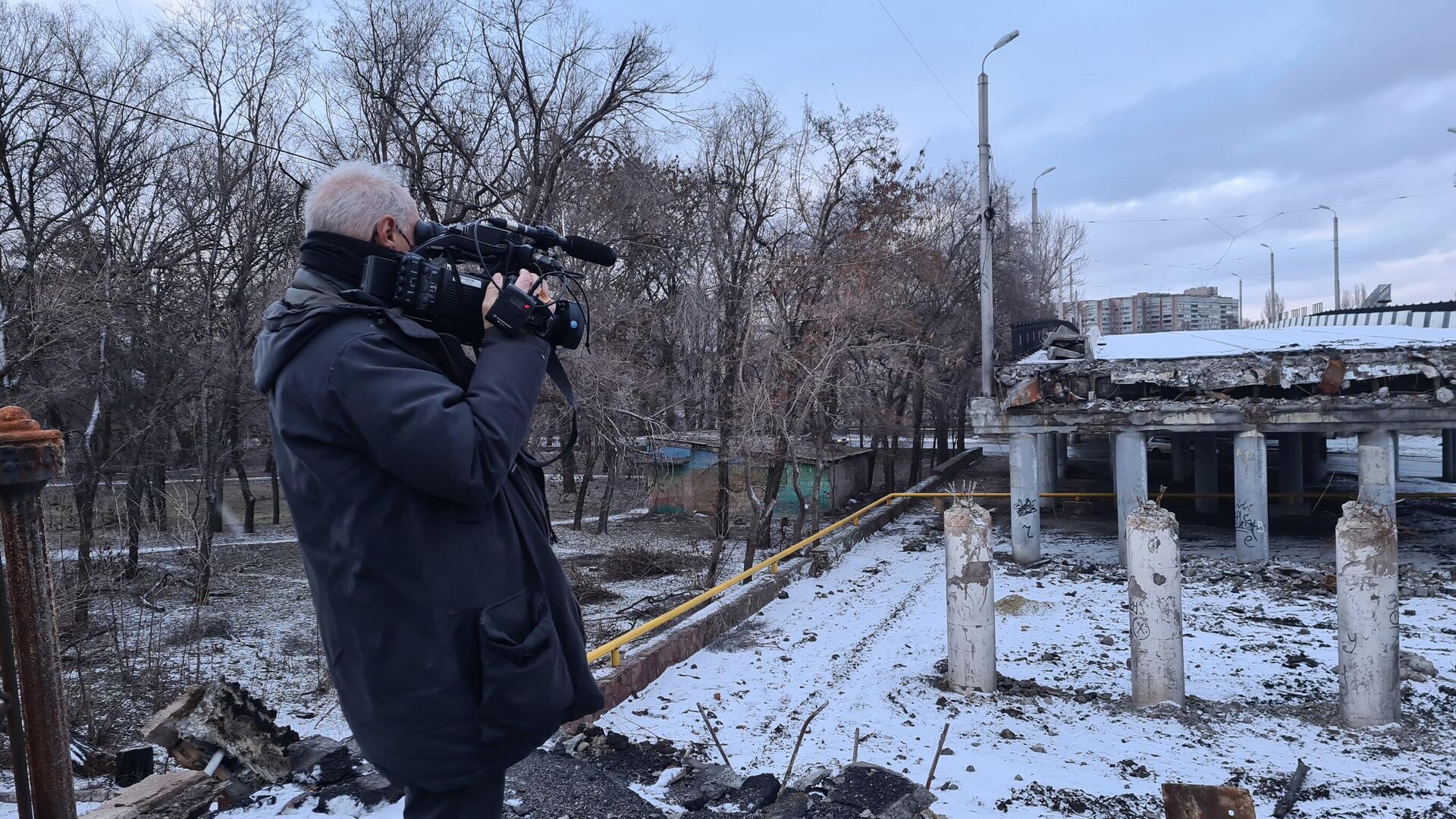 Оператор итальянского общественного телеканала Rai 1 в Луганске - РИА Новости, 1920, 20.03.2022