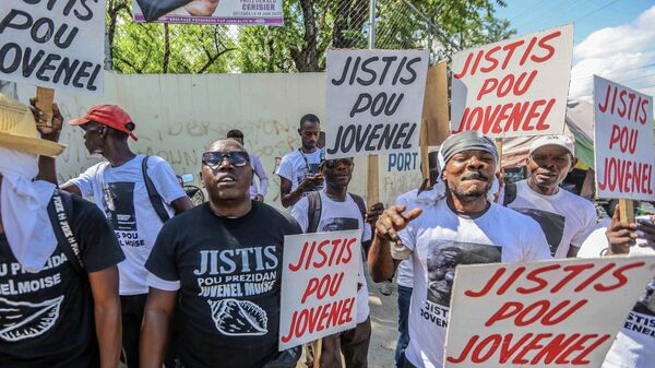 Жители Гаити митингуют с требованиями справедливого расследования убийства президента страны Жовенеля Моиза