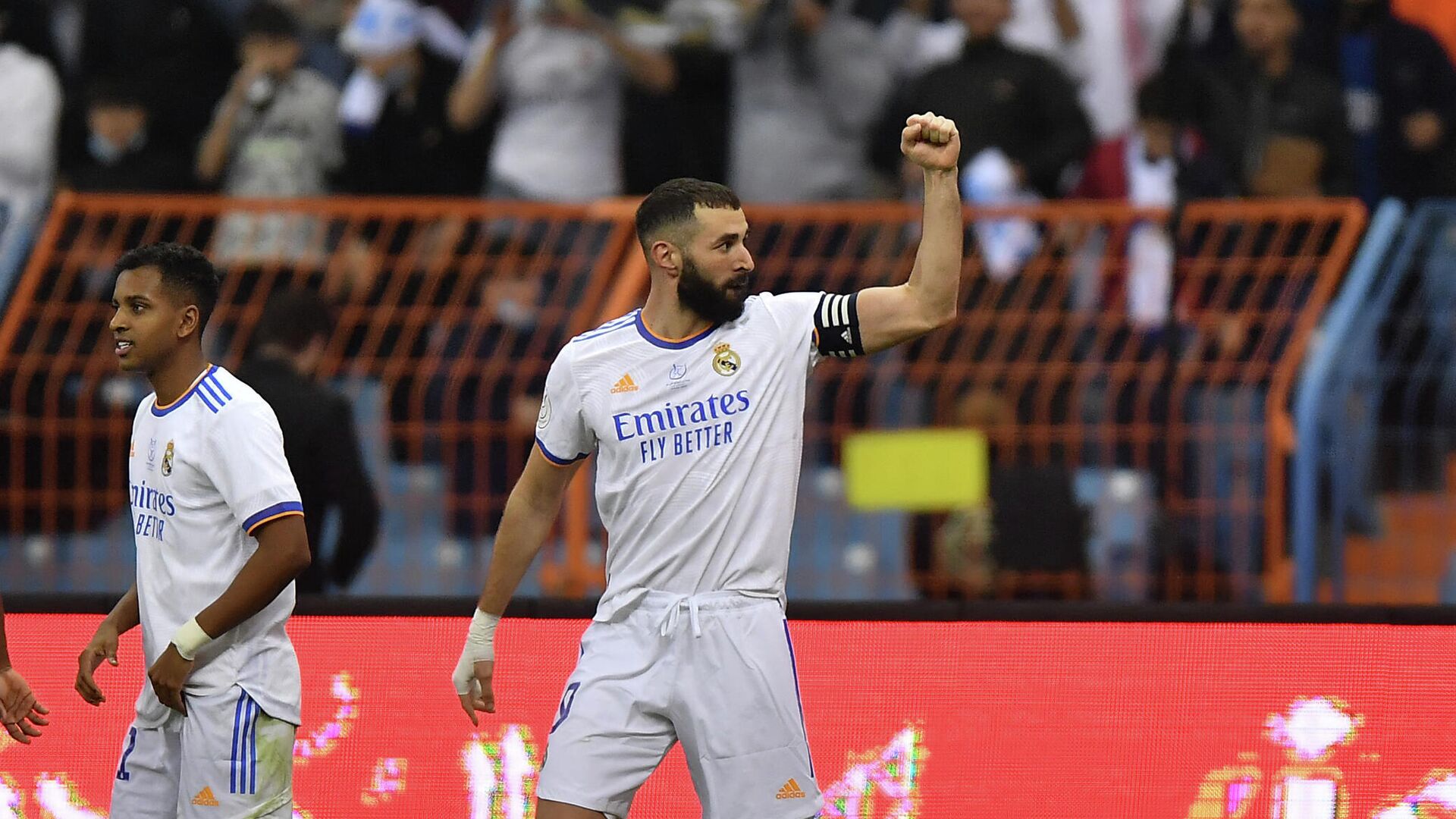 Real Madrid's French forward Karim Benzema celebrates after scoring a penalty during the Spanish Super Cup final football match between Athletic Bilbao and Real Madrid on January 16, 2022, at the King Fahd International stadium in the Saudi capital of Riyadh. (Photo by AFP) - РИА Новости, 1920, 16.01.2022