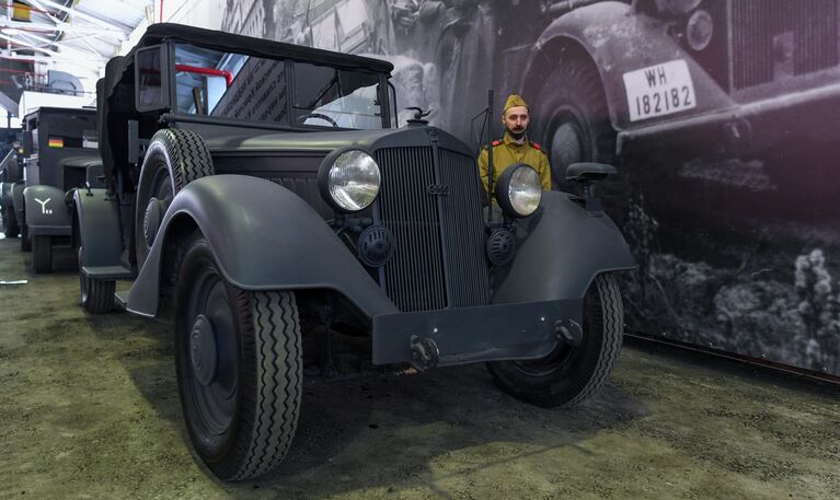 Немецкий командирский автомобиль Horch 830 R на выставке исторической военной техники Моторы войны в Москве