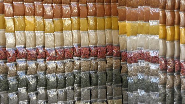 Продажа специй на рынке в Египте 