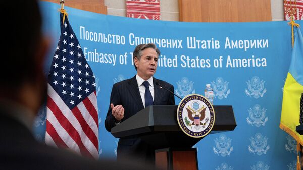 Государственный секретарь США Энтони Блинкен выступает в посольстве США в Киеве. 19 января 2022