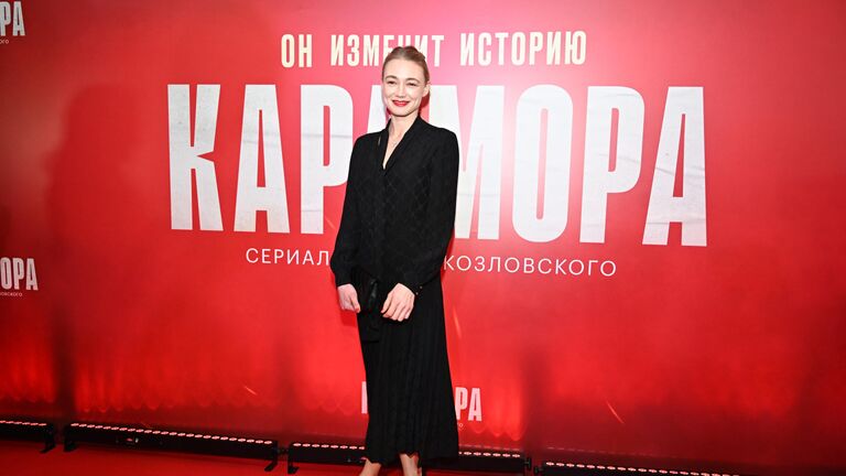 Актриса Оксана Акиньшина на премьере сериала режиссера Данилы Козловского Карамора в кинотеатре КАРО 11 Октябрь