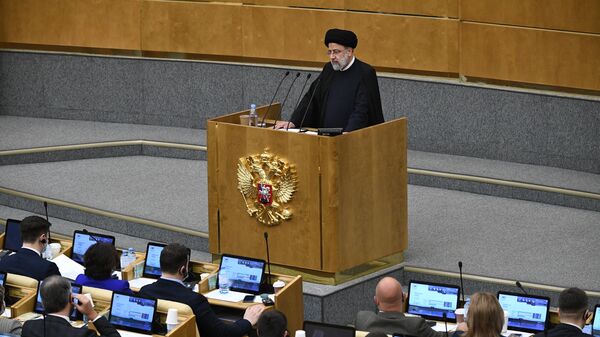 Президент Исламской Республики Иран Сейед Эбрахим Раиси выступает на пленарном заседании Госдумы РФ
